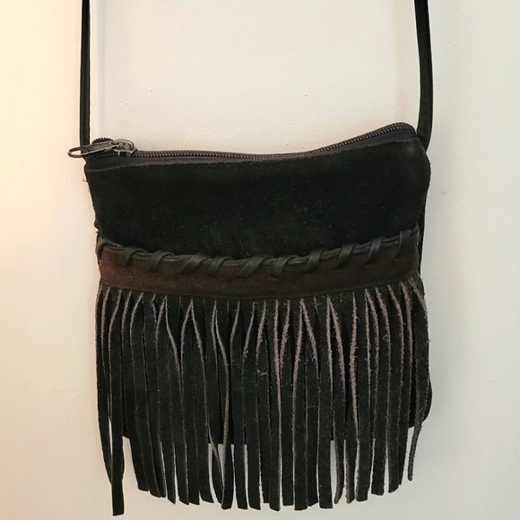 Black suede fringed zipper purse, shoulder/cross-body. 7 x 7 inch + 23" strap. - Picture 1 of 4